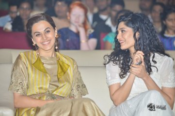 Neevevaro Movie Press Meet Photos